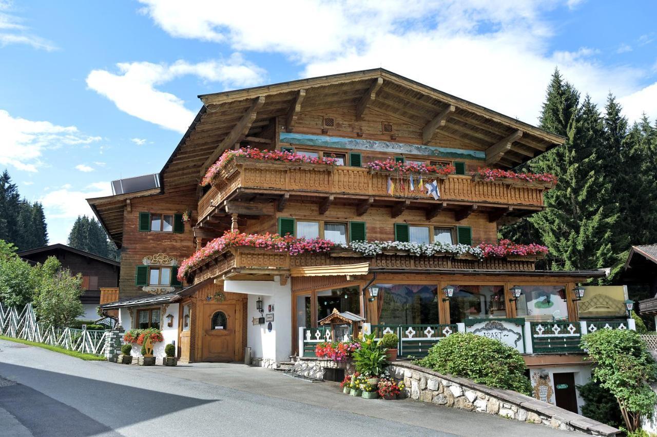 Hotel Schmiedboden Oberndorf in Tirol Ruang foto