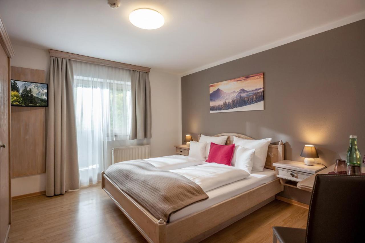 Hotel Schmiedboden Oberndorf in Tirol Bagian luar foto
