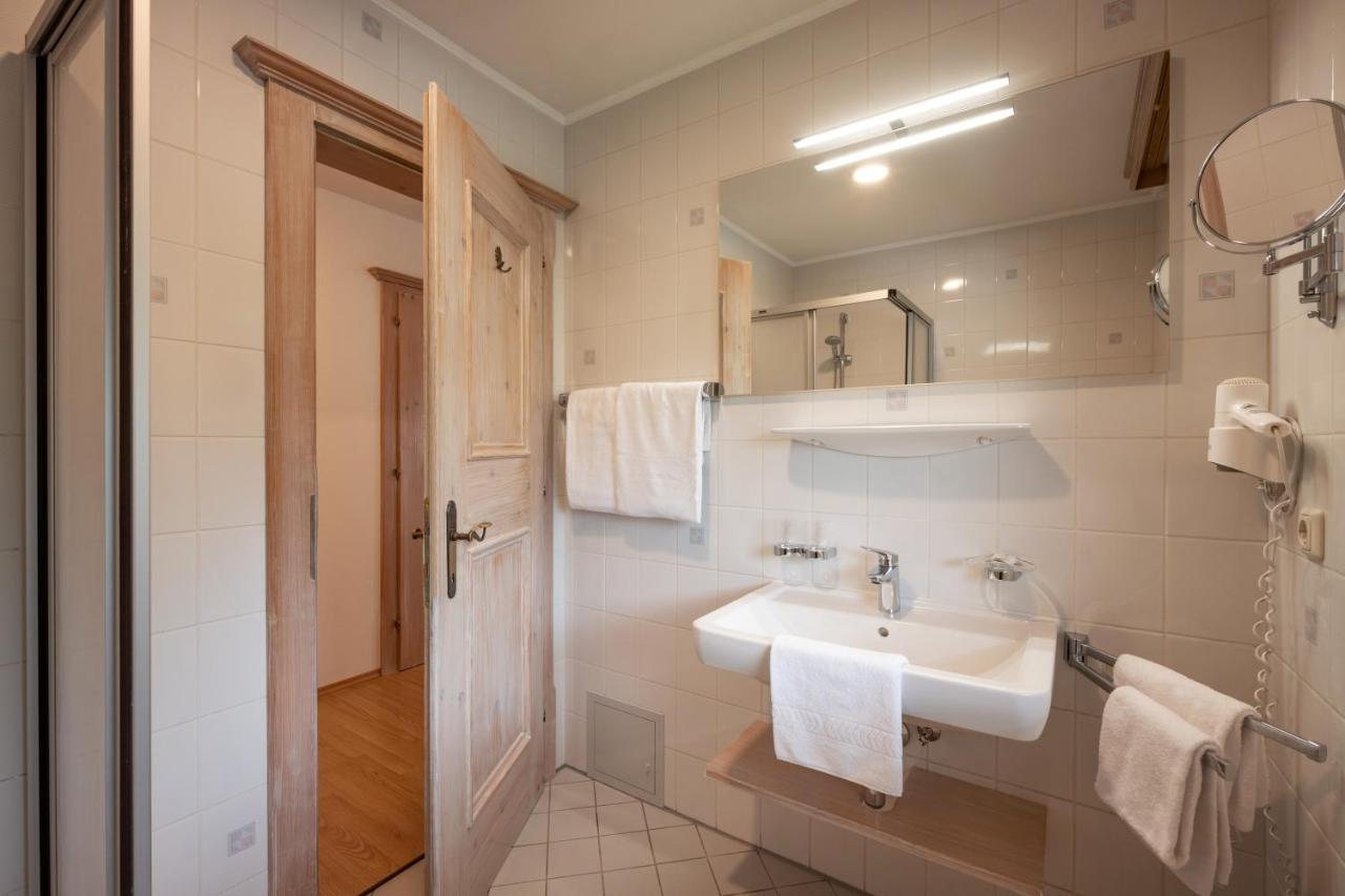 Hotel Schmiedboden Oberndorf in Tirol Bagian luar foto