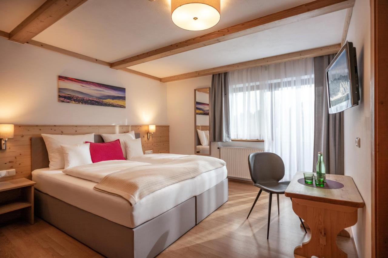 Hotel Schmiedboden Oberndorf in Tirol Bagian luar foto
